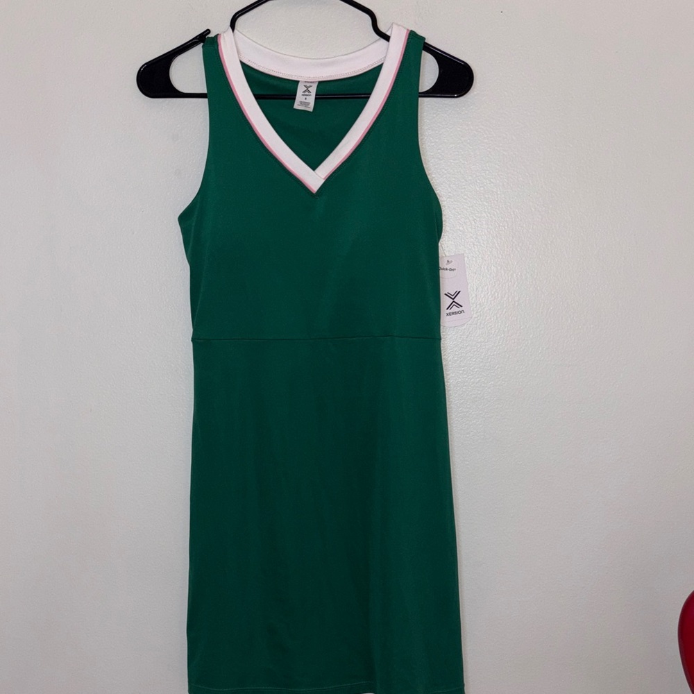 Xersion Green Sleeveless V-Neck Dress with Pink and White Trim